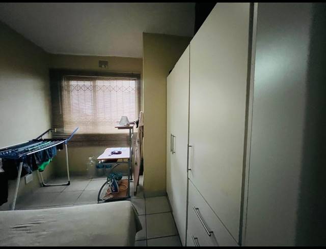 2 BEDROOM APARTMENT FOR SALE IN NEWLANDS EAST